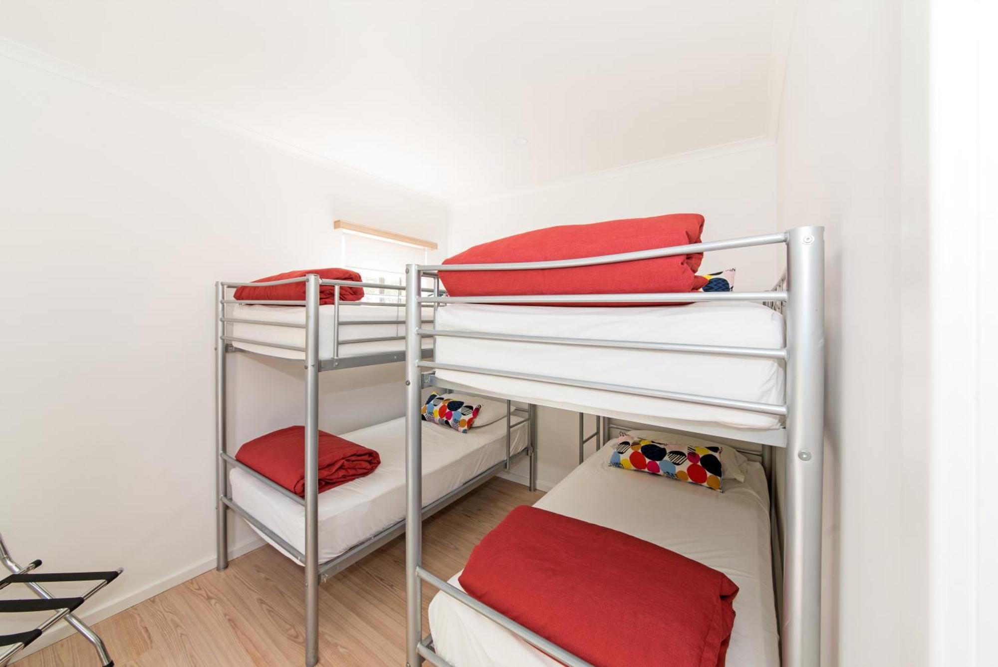Marion Holiday Park Adelaide Room photo